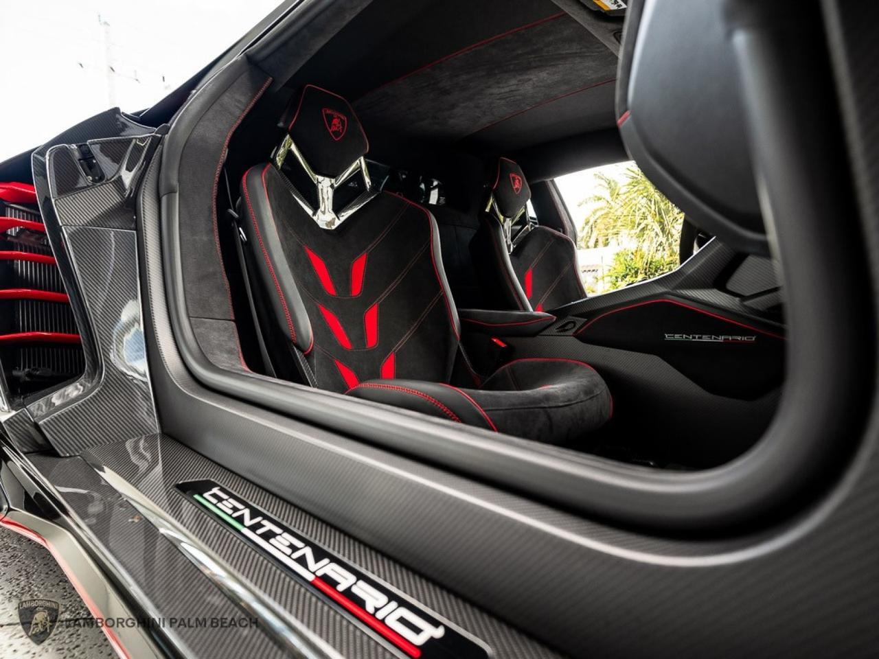 2017 Lamborghini Centenario Coupé, 19/20