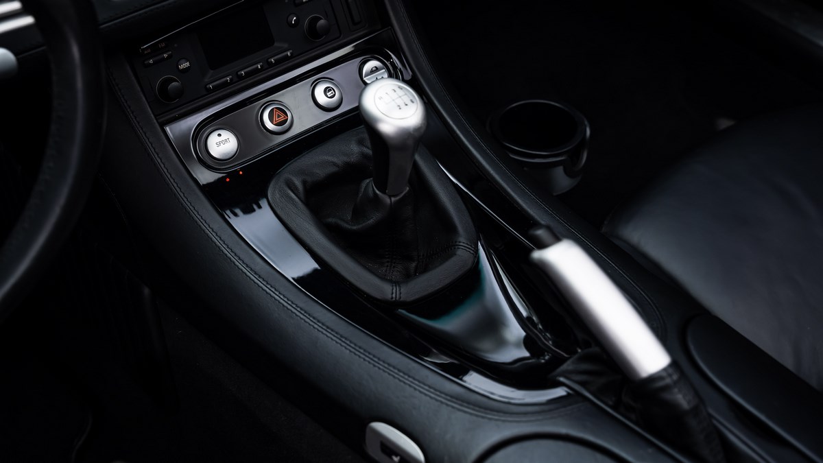 2000 BMW Z8, 7/18