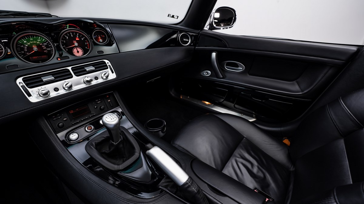 2000 BMW Z8, 8/18