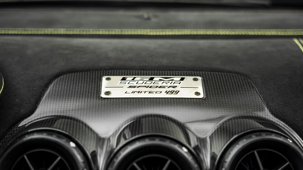 2009 Ferrari F430 Scuderia Spider 16M, detail