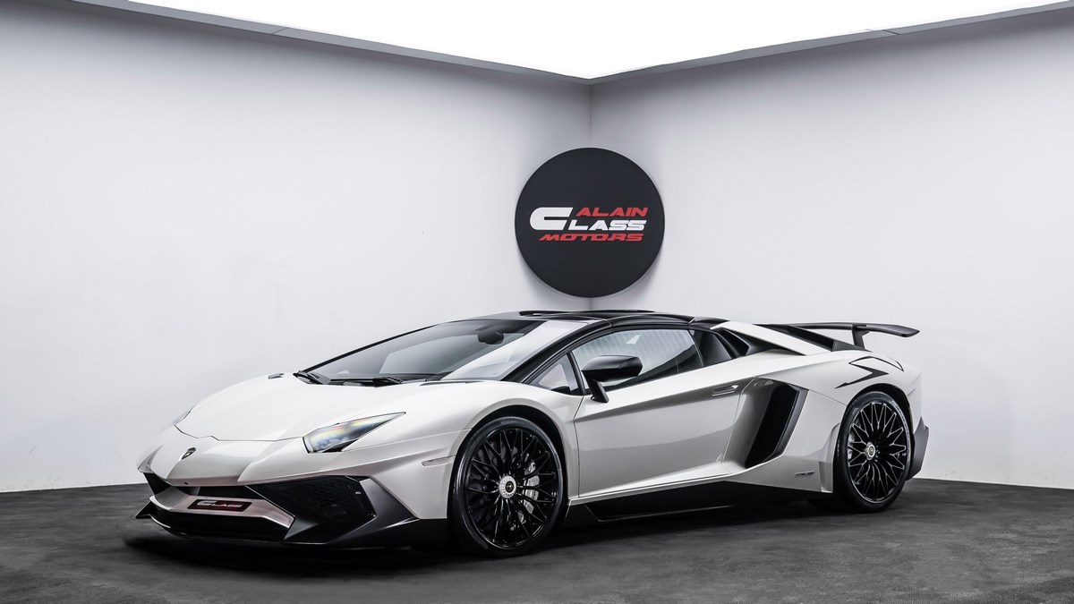 2017 Lamborghini Aventador LP 750-4 SV Roadster, 2/16