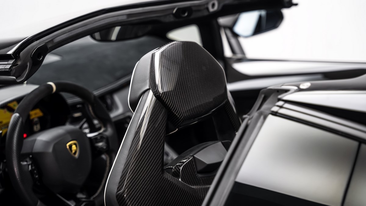 2017 Lamborghini Aventador LP 750-4 SV Roadster, 5/16