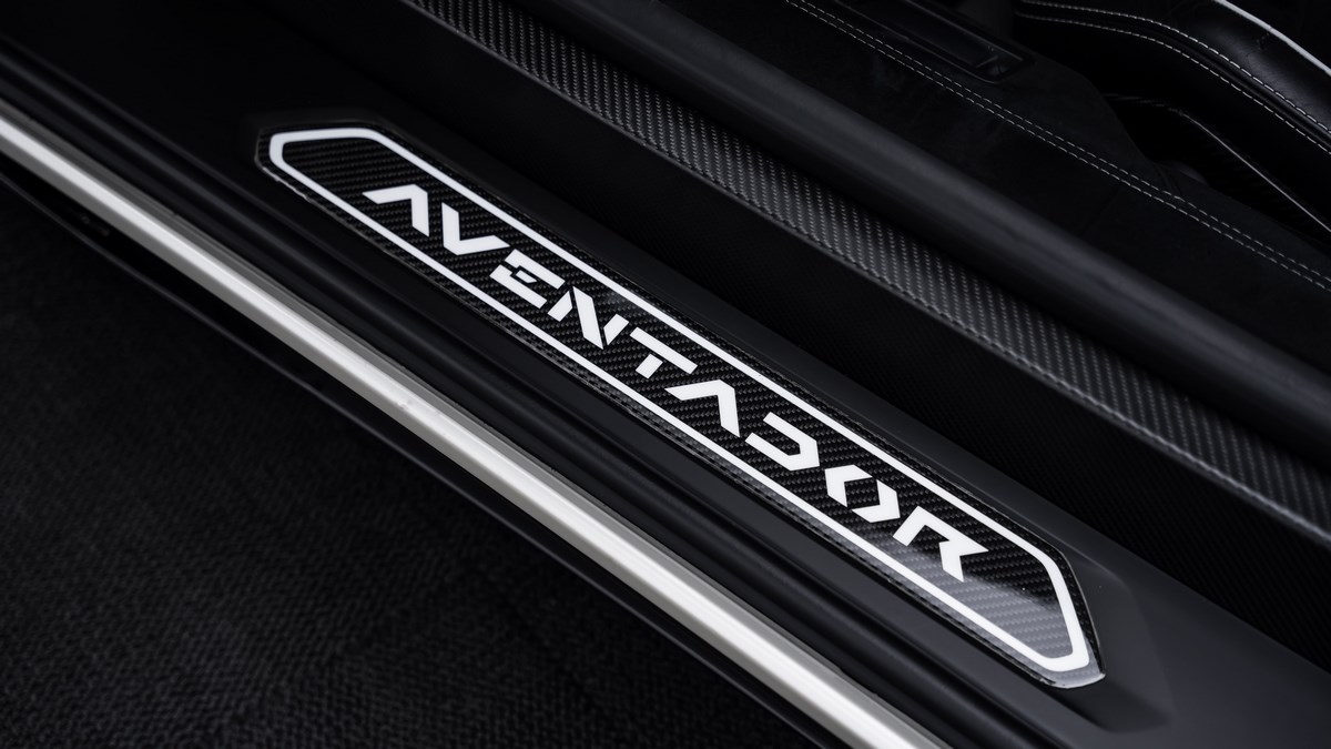 2017 Lamborghini Aventador LP 750-4 SV Roadster, 10/16