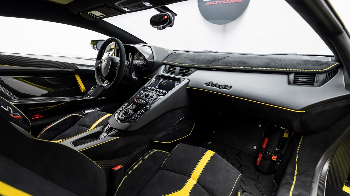 2020 Lamborghini Aventador SVJ, 5/26