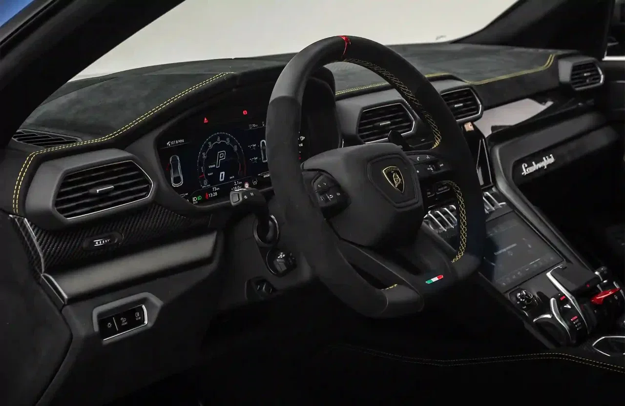 2024 Lamborghini Urus Performante interior, dashboard, Black