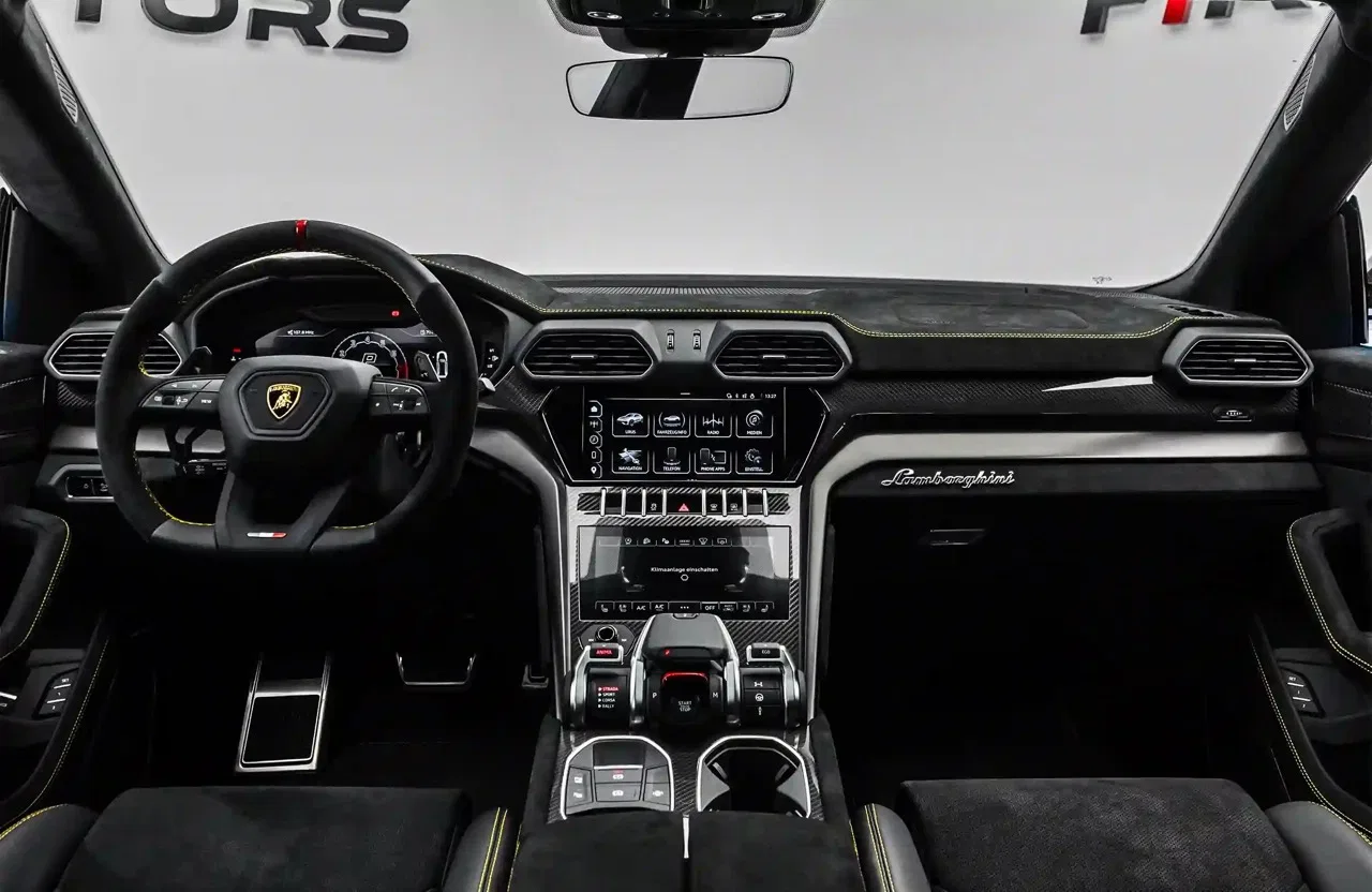 2024 Lamborghini Urus Performante interior, Black