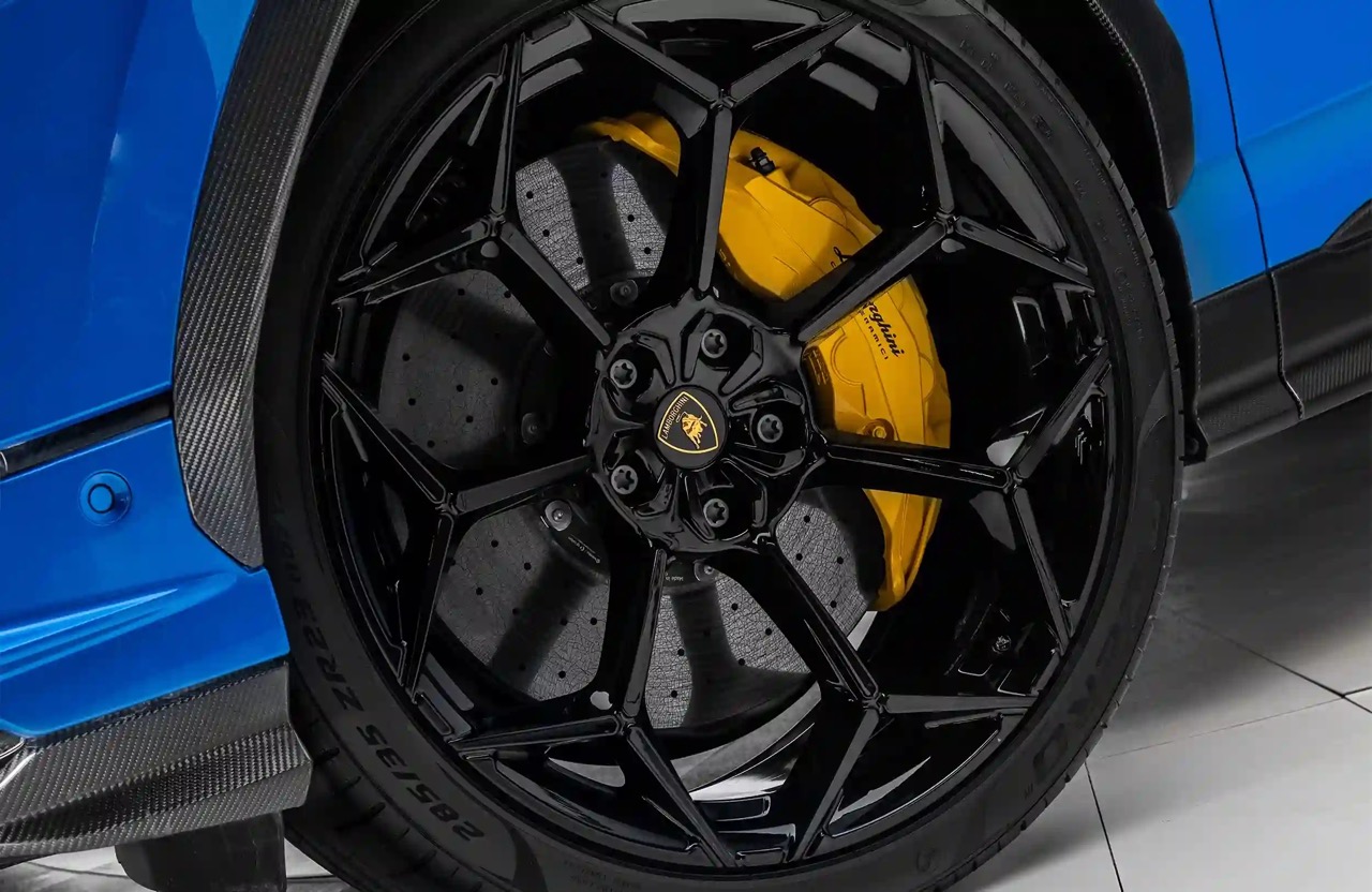 2024 Lamborghini Urus Performante, 17/19