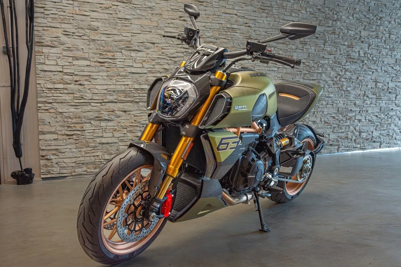 2023 Ducati 1260 S Diavel Lamborghini