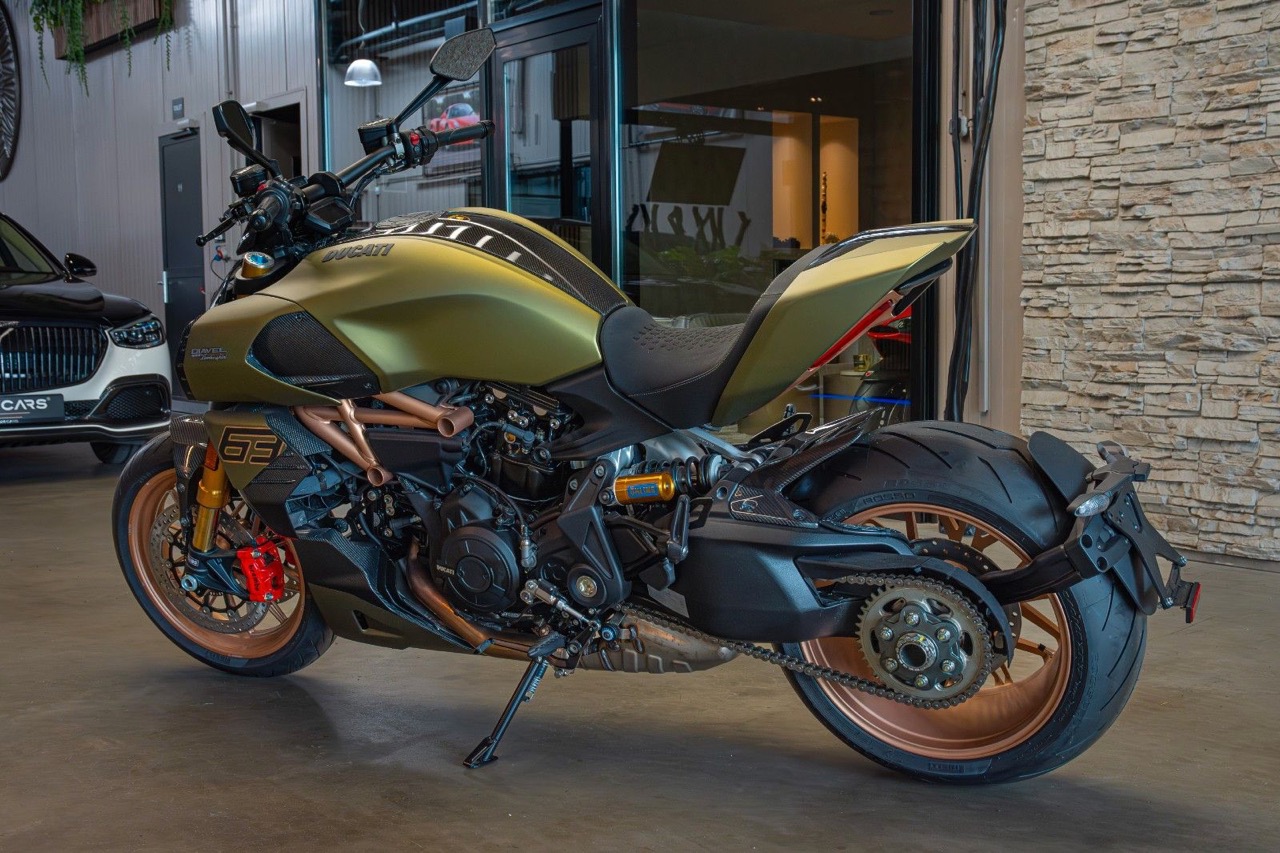 2023 Ducati 1260 S Diavel Lamborghini, 6/17