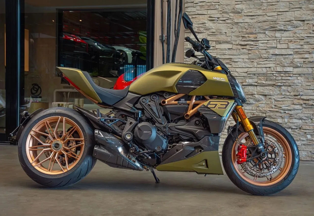 2023 Ducati 1260 S Diavel Lamborghini for sale, exterior, Gea Green.