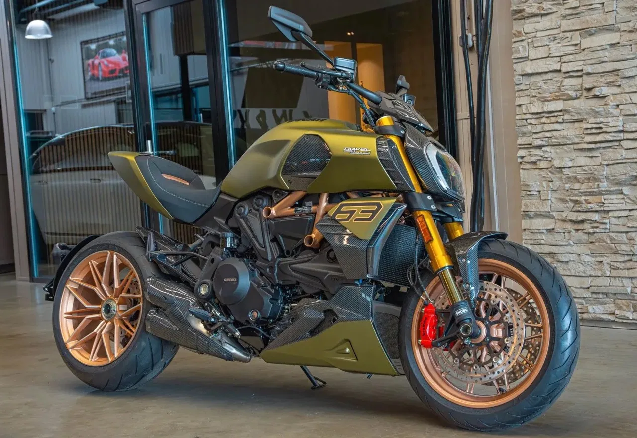 2023 Ducati 1260 S Diavel Lamborghini for sale, exterior, Gea Green.