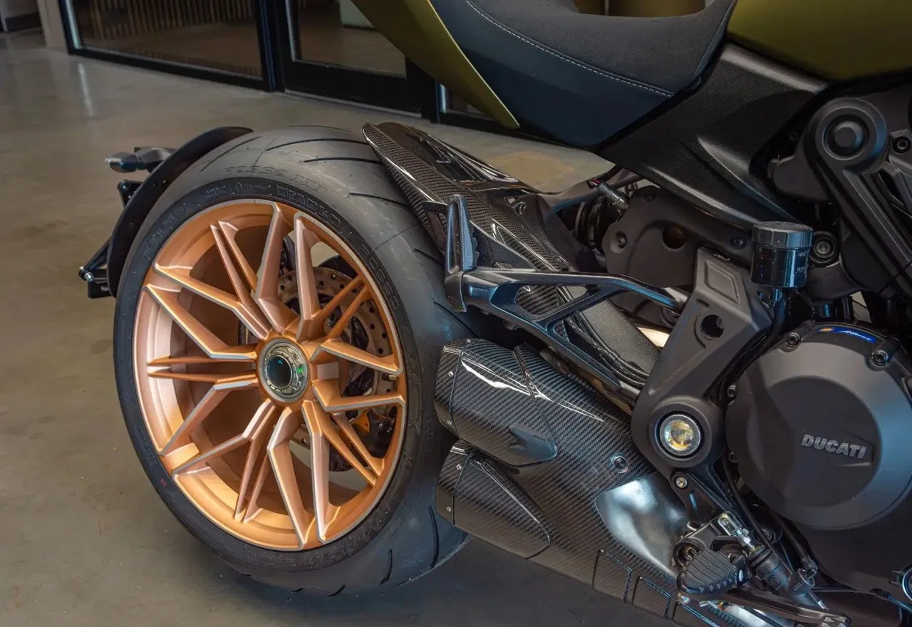 2023 Ducati 1260 S Diavel Lamborghini wheel