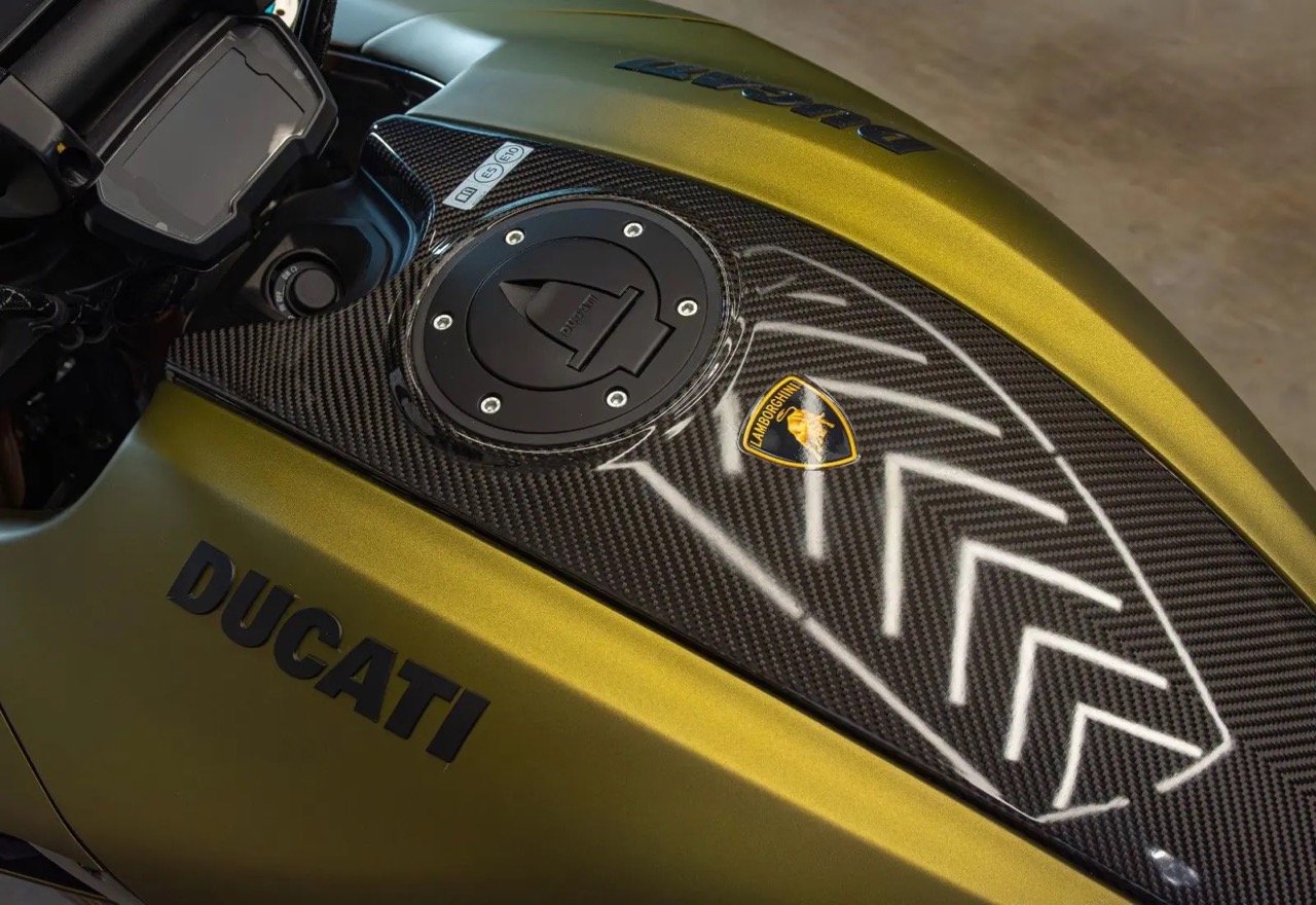 2023 Ducati 1260 S Diavel Lamborghini, 15/17