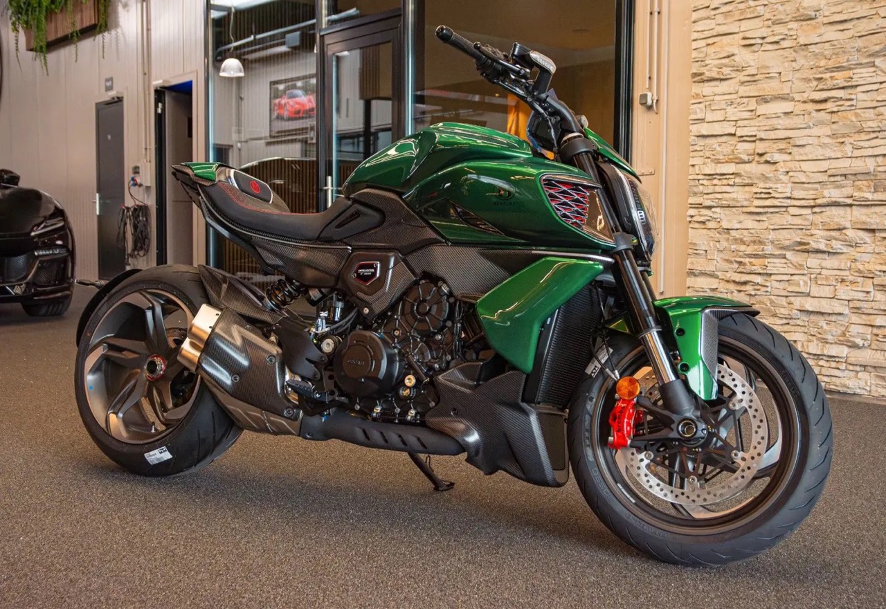 2024 Ducati Diavel for Bentley, 3/20