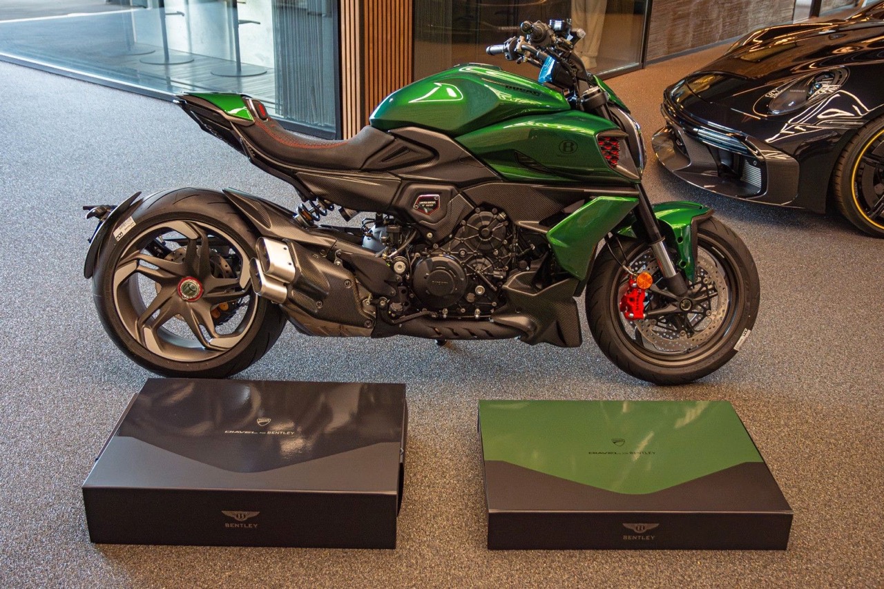 2024 Ducati Diavel for Bentley, 15/20