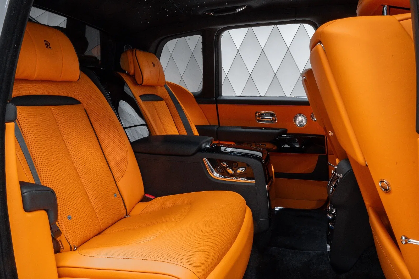 2025 Rolls-Royce Black Badge Cullinan Series II interior, seats, Mandarin Leather