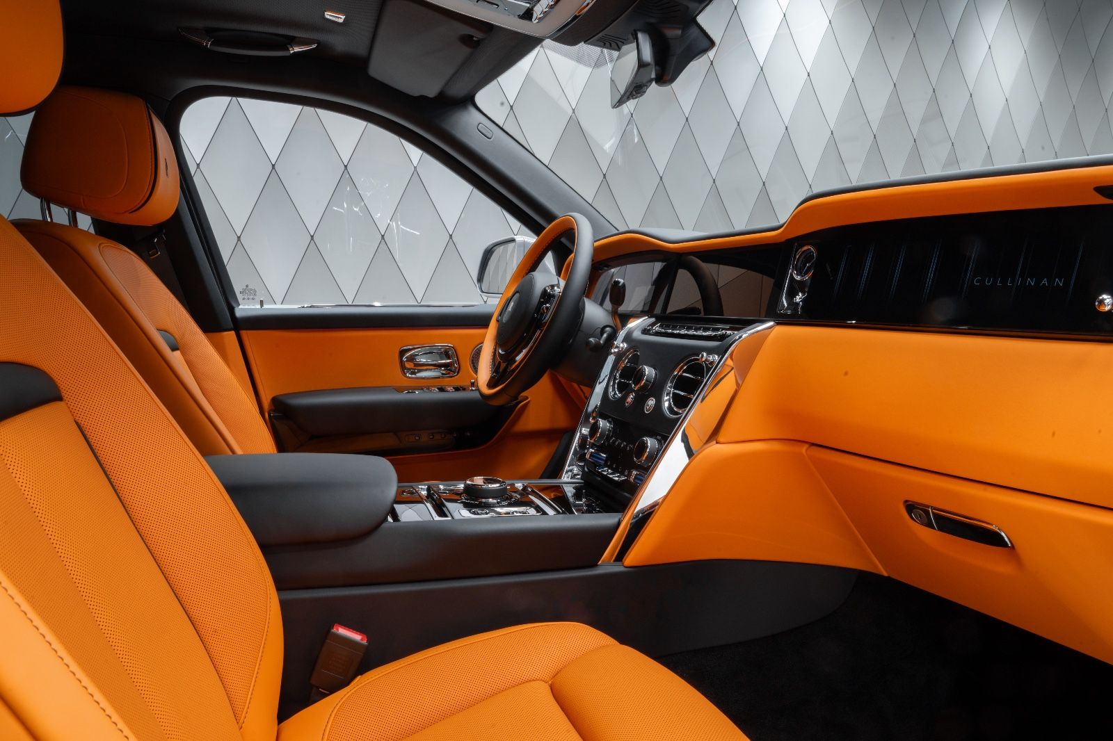 2025 Rolls-Royce Black Badge Cullinan Series II, 13/20