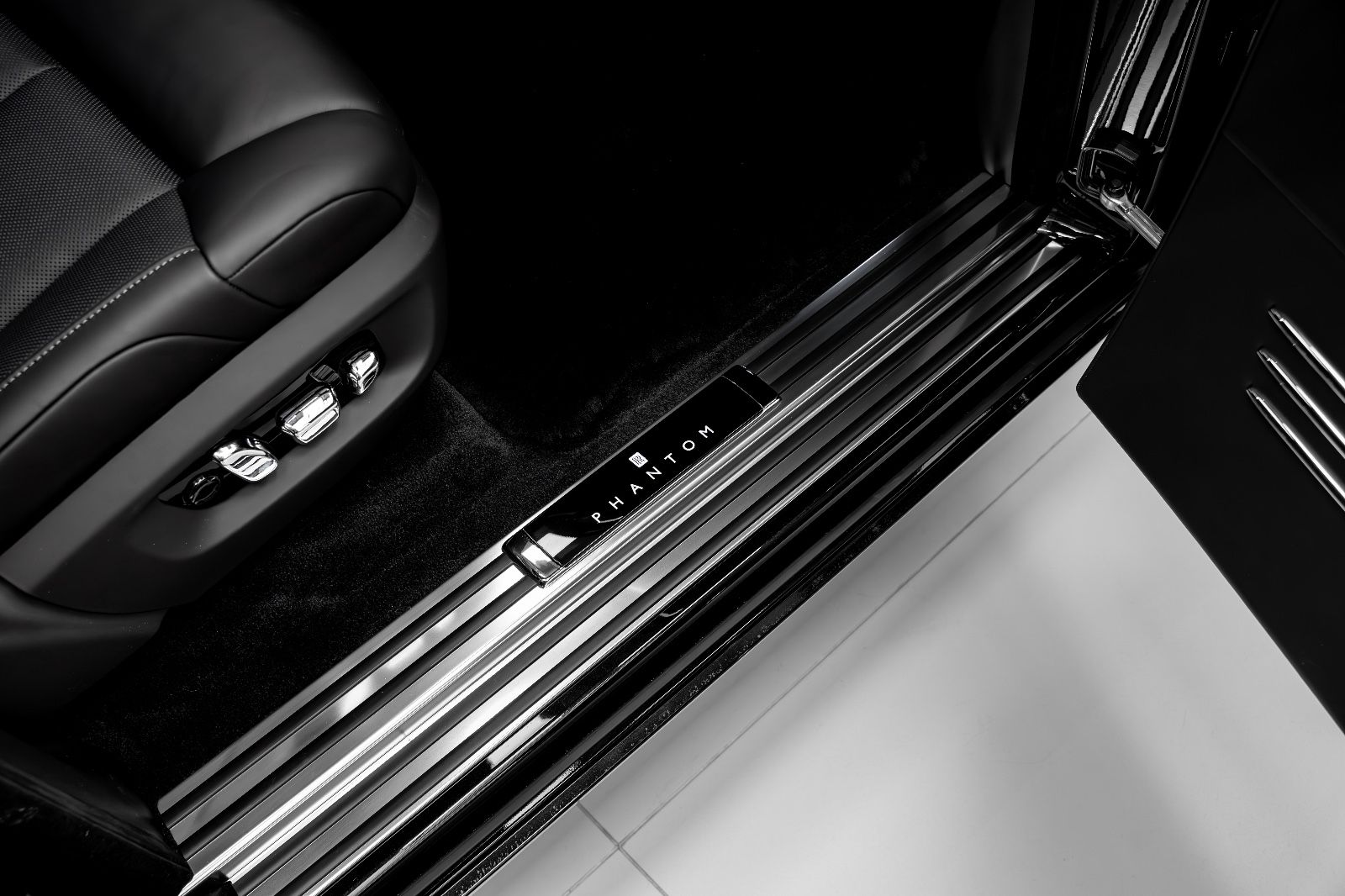 2025 Rolls-Royce Phantom EWB, 6/20