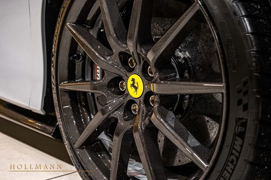 2025 Ferrari SF90 XX Stradale wheel