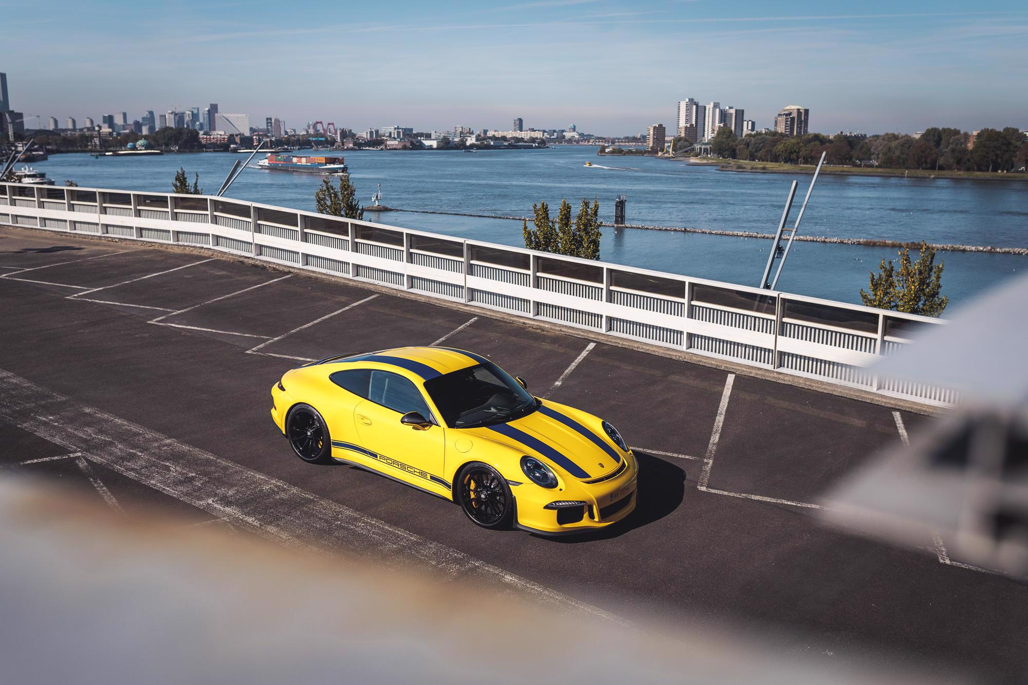 2016 PORSCHE 911 R