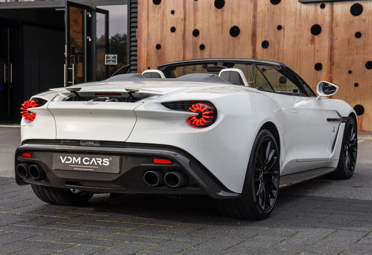 2018 Aston Martin Vanquish Zagato Volante, 14/20