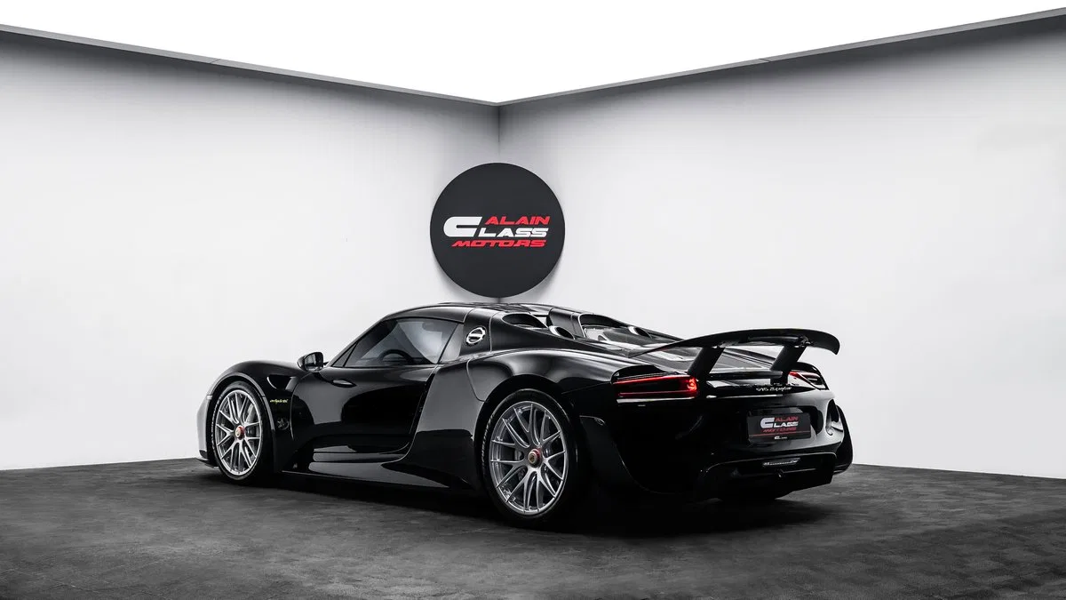 2015 Porsche 918 Spyder Weissach Package for sale, exterior, Black with Carbon Fiber