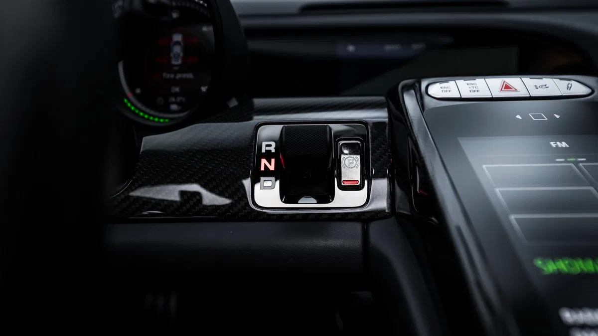 2015 Porsche 918 Spyder Weissach Package interior, center console, Black
