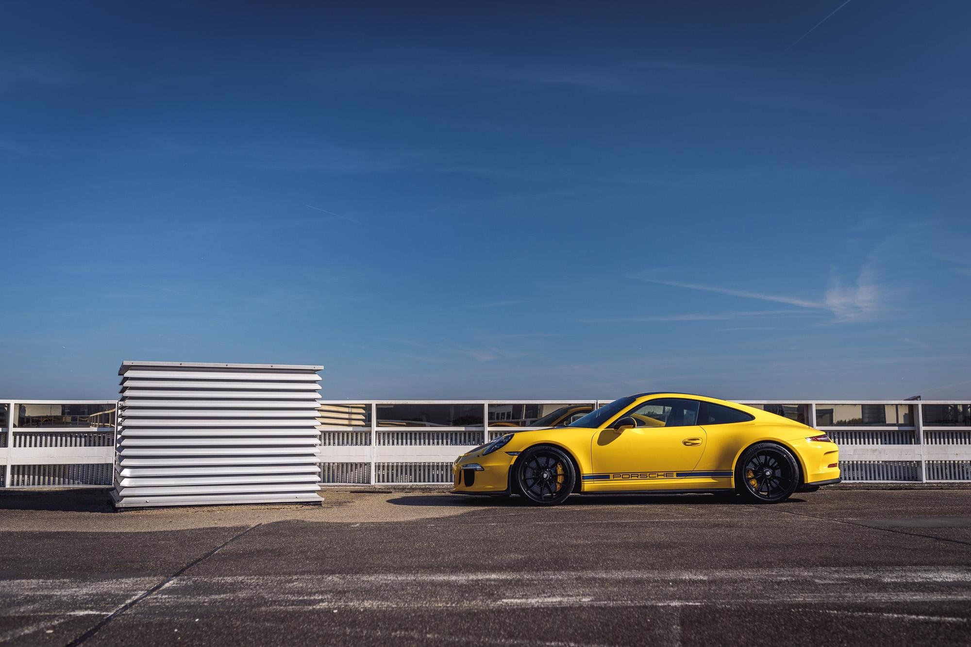 2016 PORSCHE 911 R, 8/19