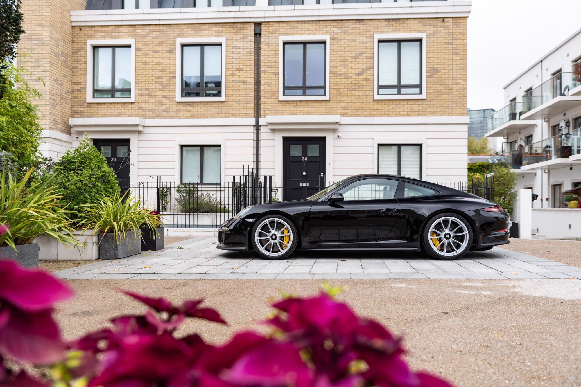 2016 PORSCHE 911 R