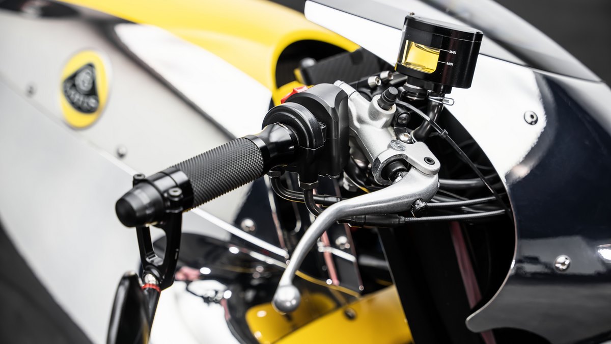 2014 Lotus C-01 1 of 100, 9/12