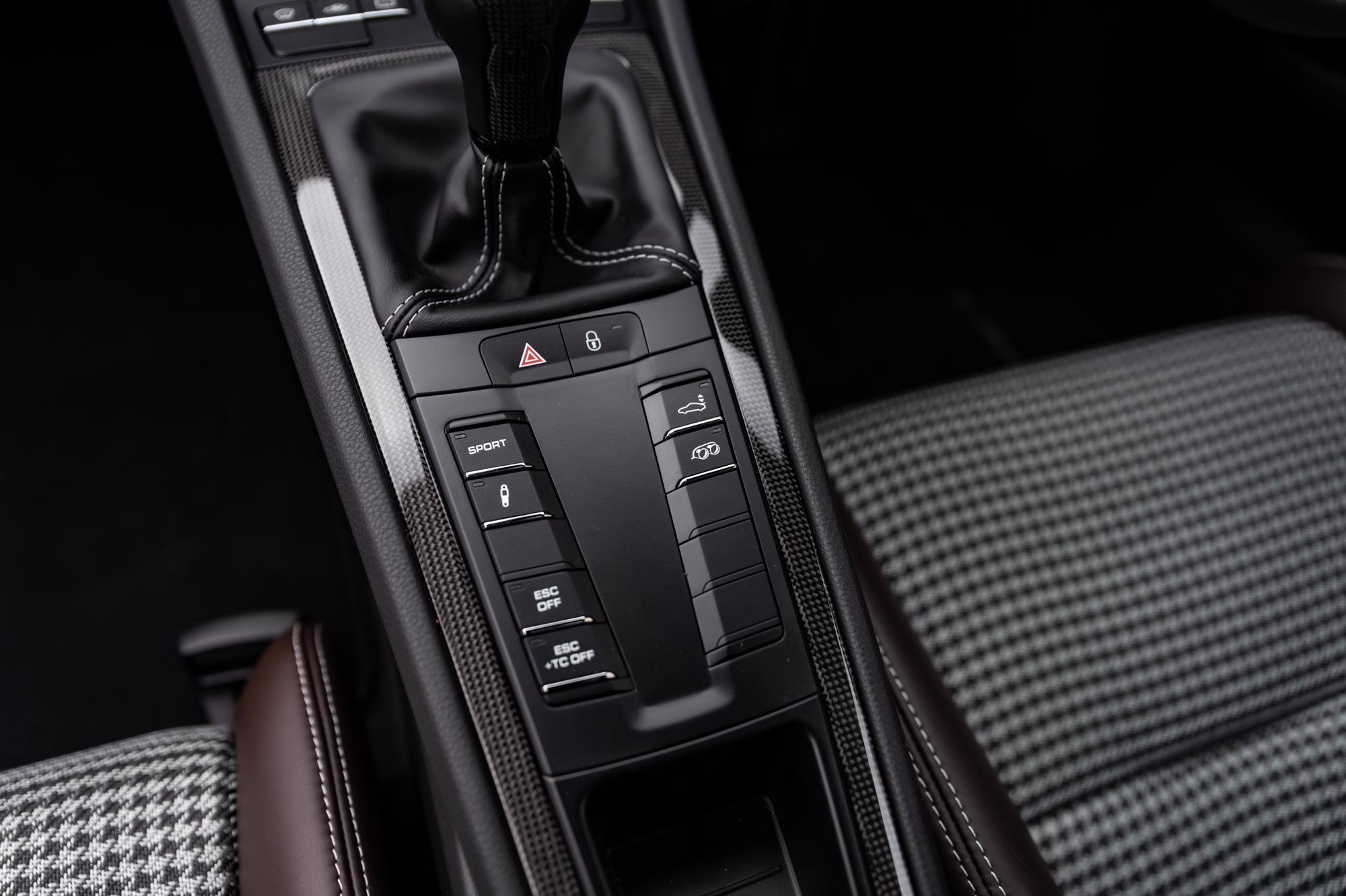 2016 PORSCHE 911 R, 6/20