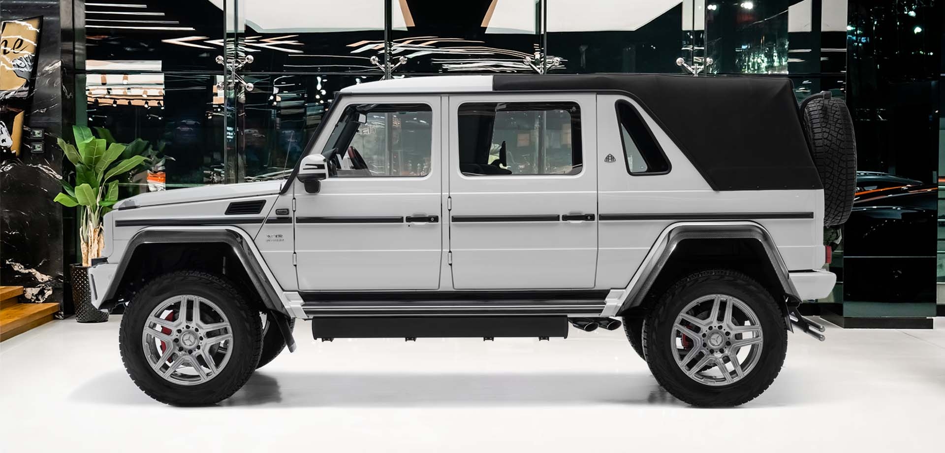 2018 Maybach G650 Landaulet, 40/50