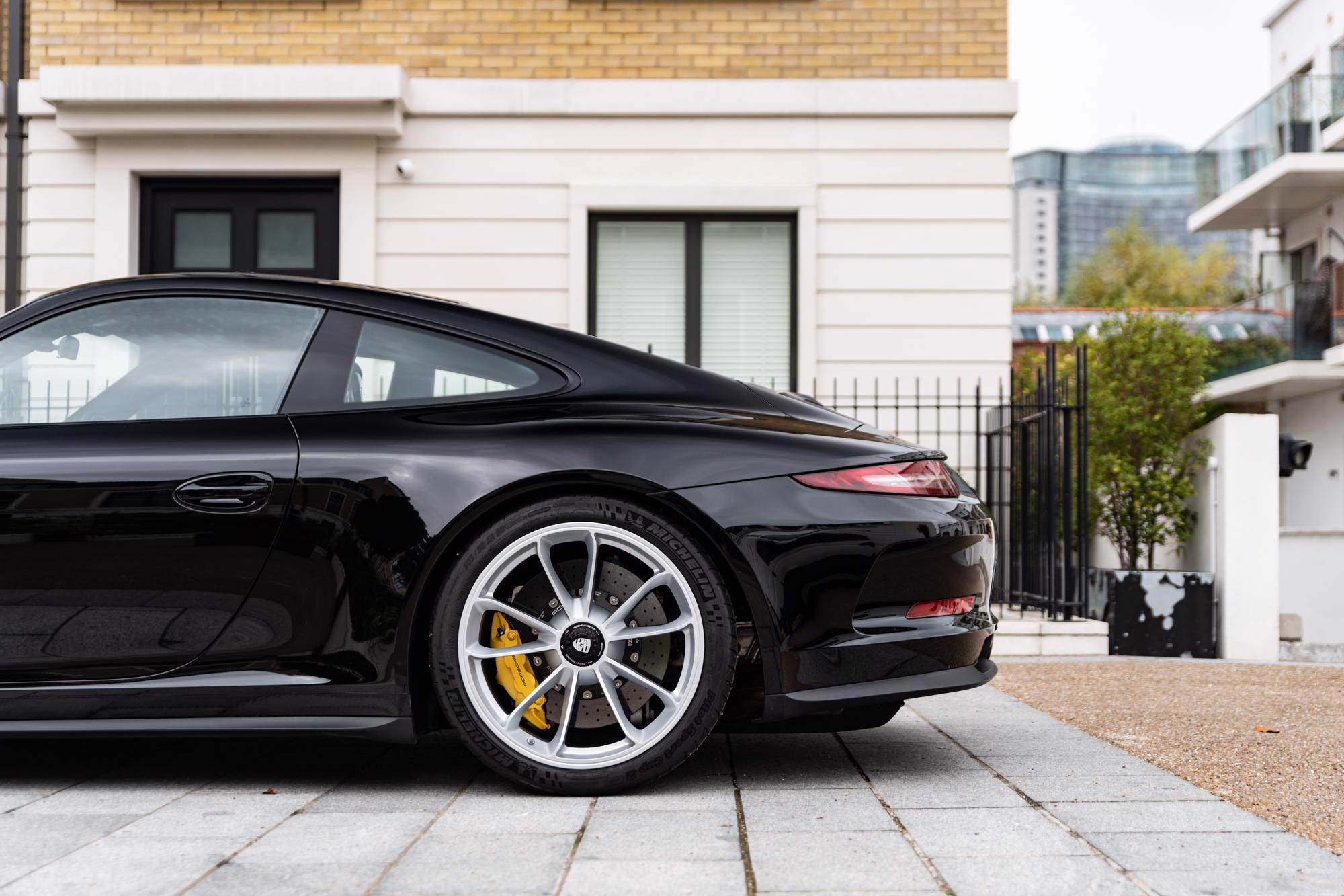 2016 PORSCHE 911 R, 17/20