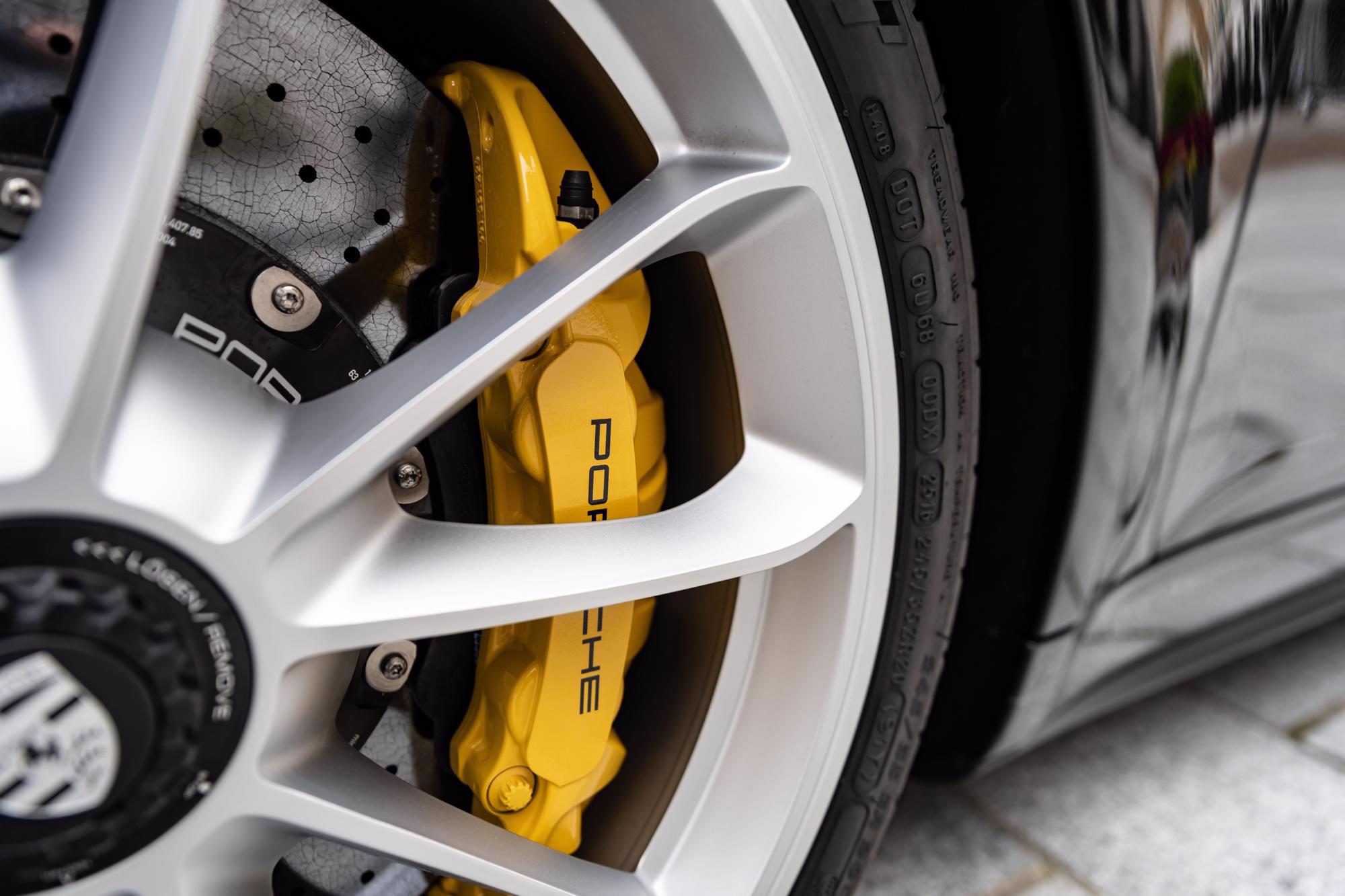2016 PORSCHE 911 R, 19/20