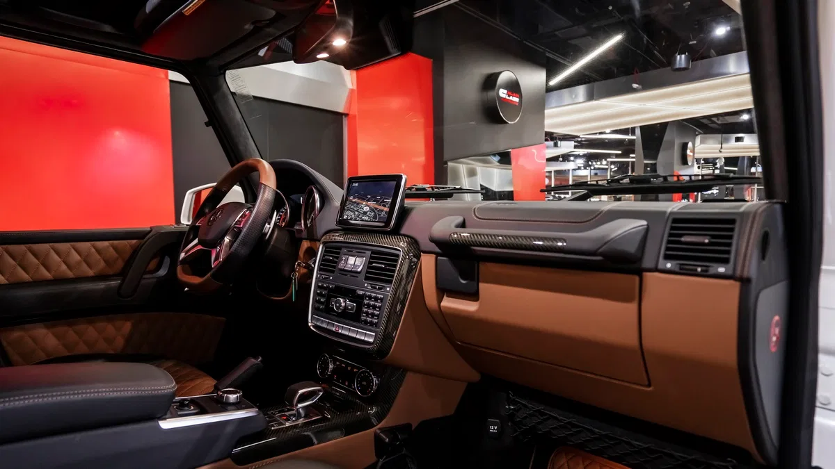 2014 Mercedes-Benz G63 AMG 6x6 interior, Black | Brown