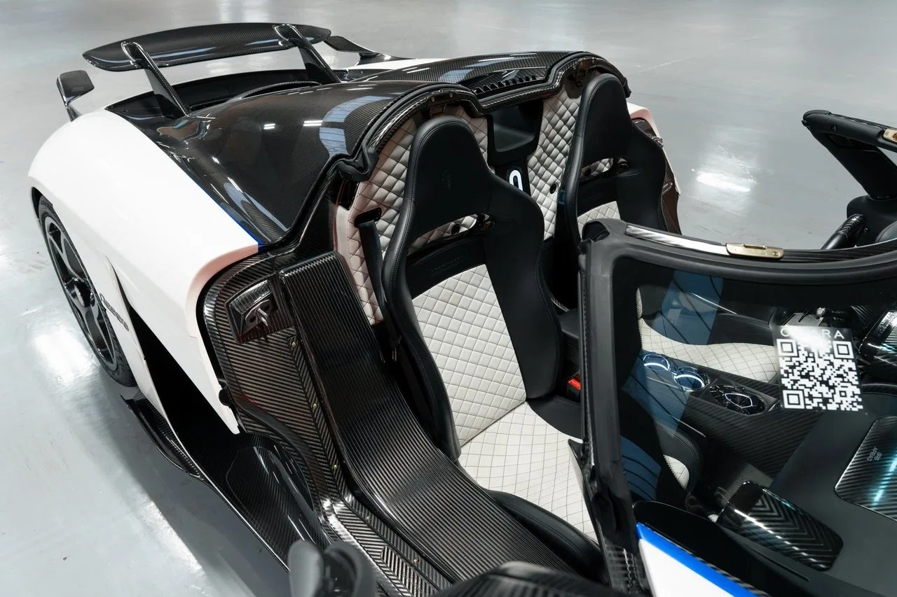 2019 Koenigsegg Regera interior, Black-White