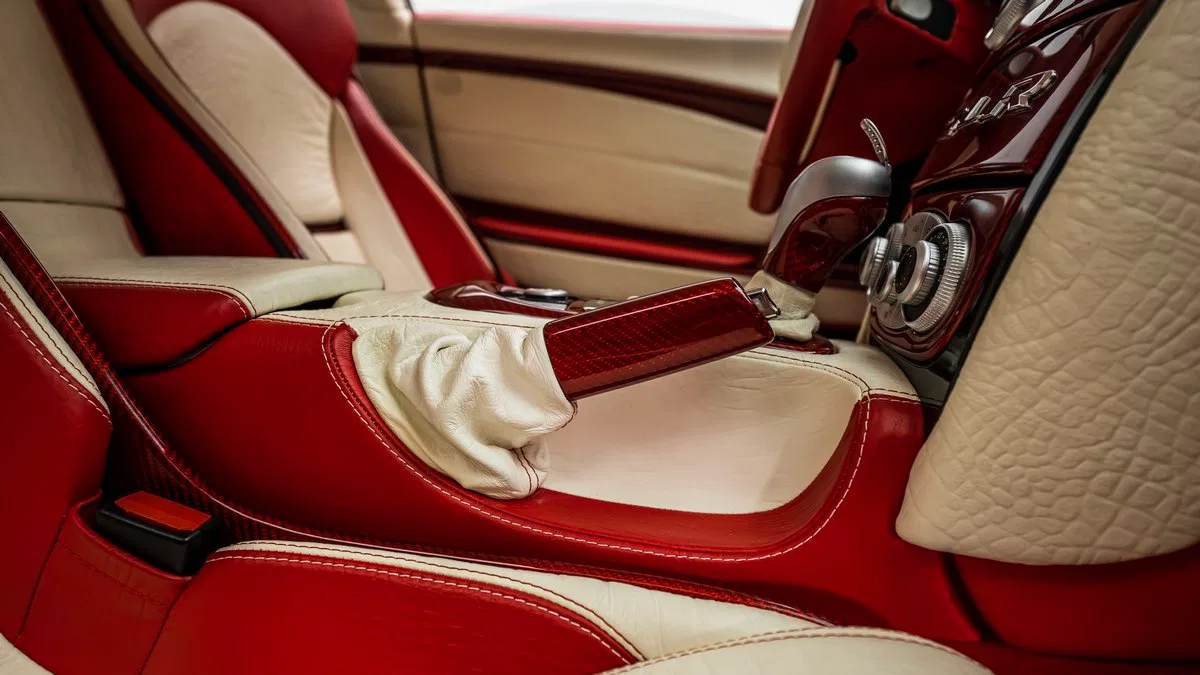 2006 SLR McLaren By Fab Design interior, White & Red (Croco-Style Leather)