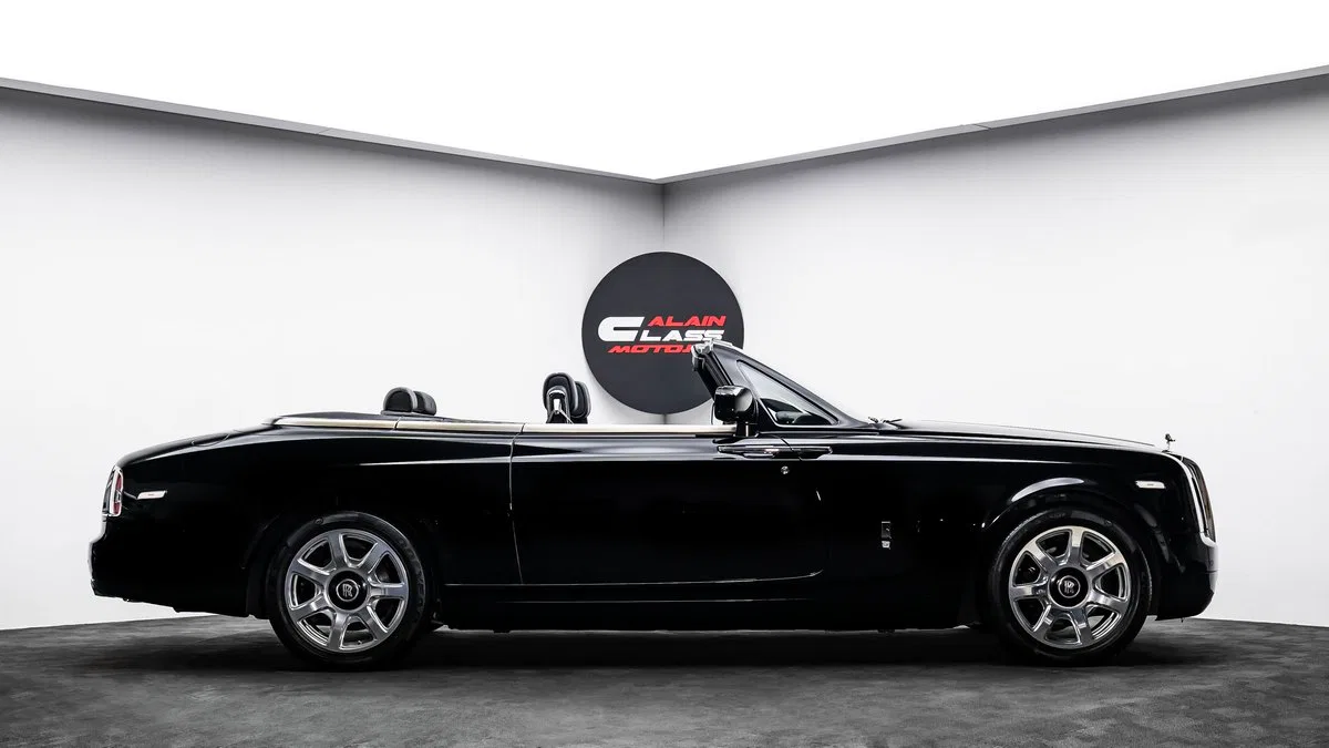 2017 Rolls-Royce Phantom Drophead, side profile, Black