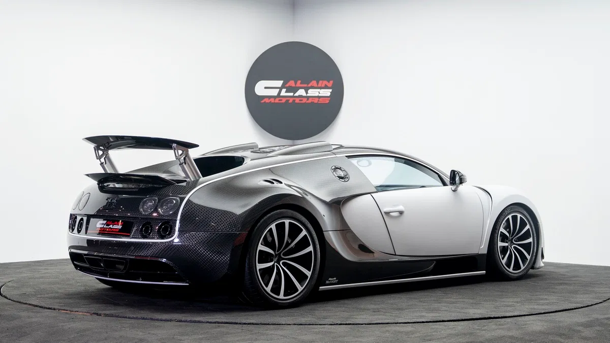 2006 Bugatti Veyron Linea Vivere for sale, exterior, White | Carbon Fiber