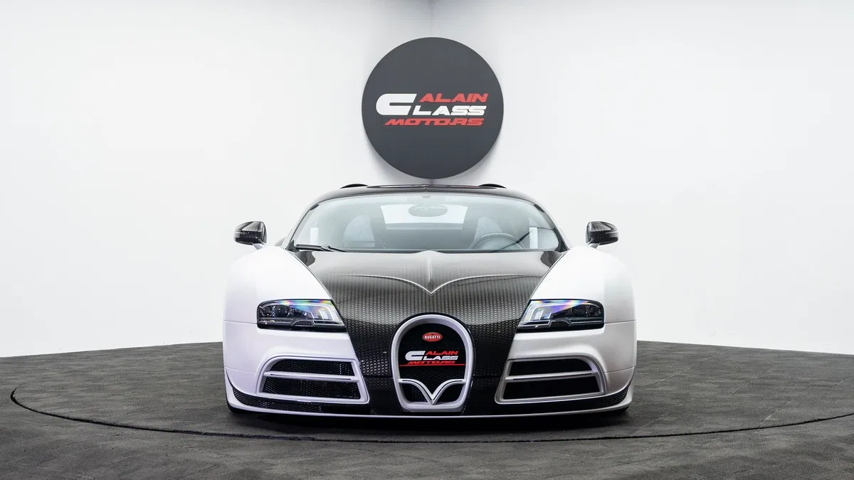 2006 Bugatti Veyron Linea Vivere for sale, exterior, White | Carbon Fiber