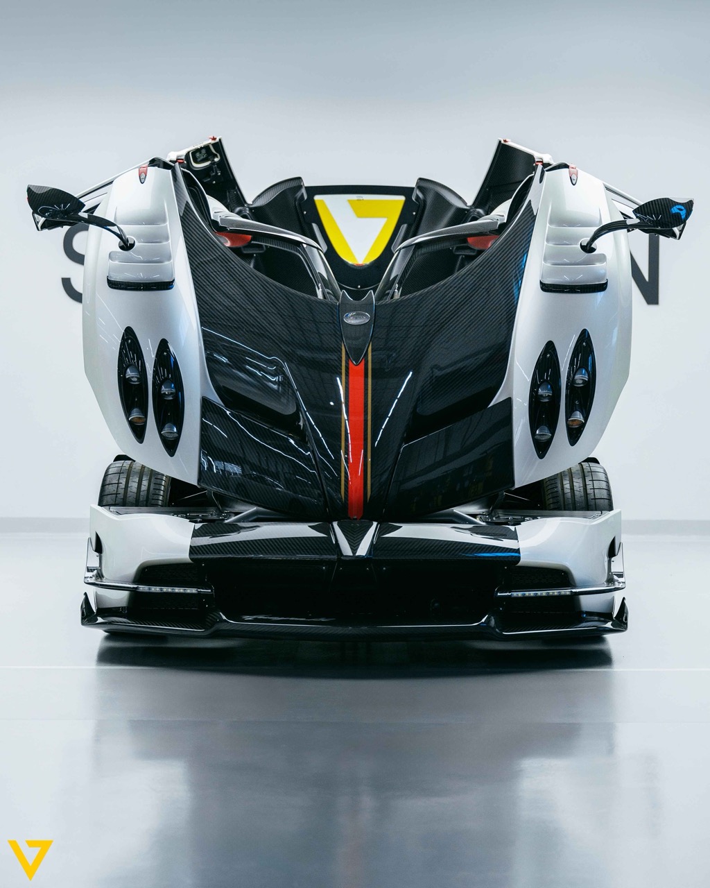 2018 Pagani Huayra 2018, 4/13