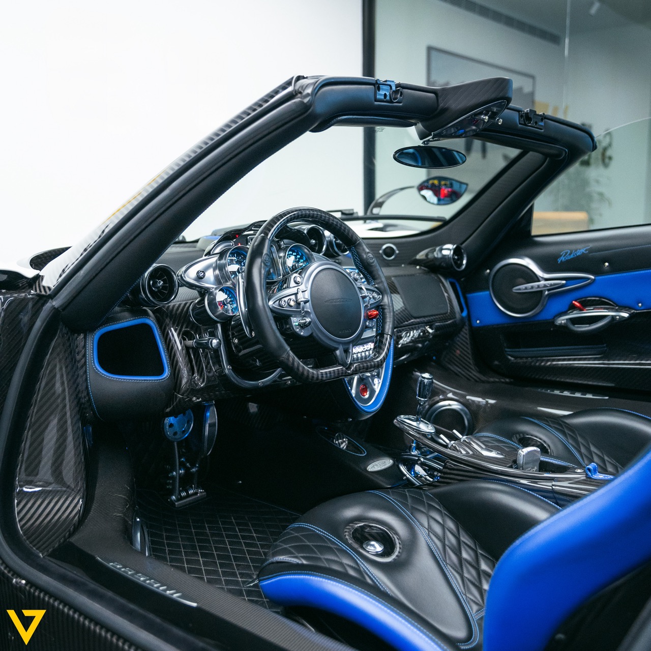 2019 Pagani Huayra Roadster, 3/27