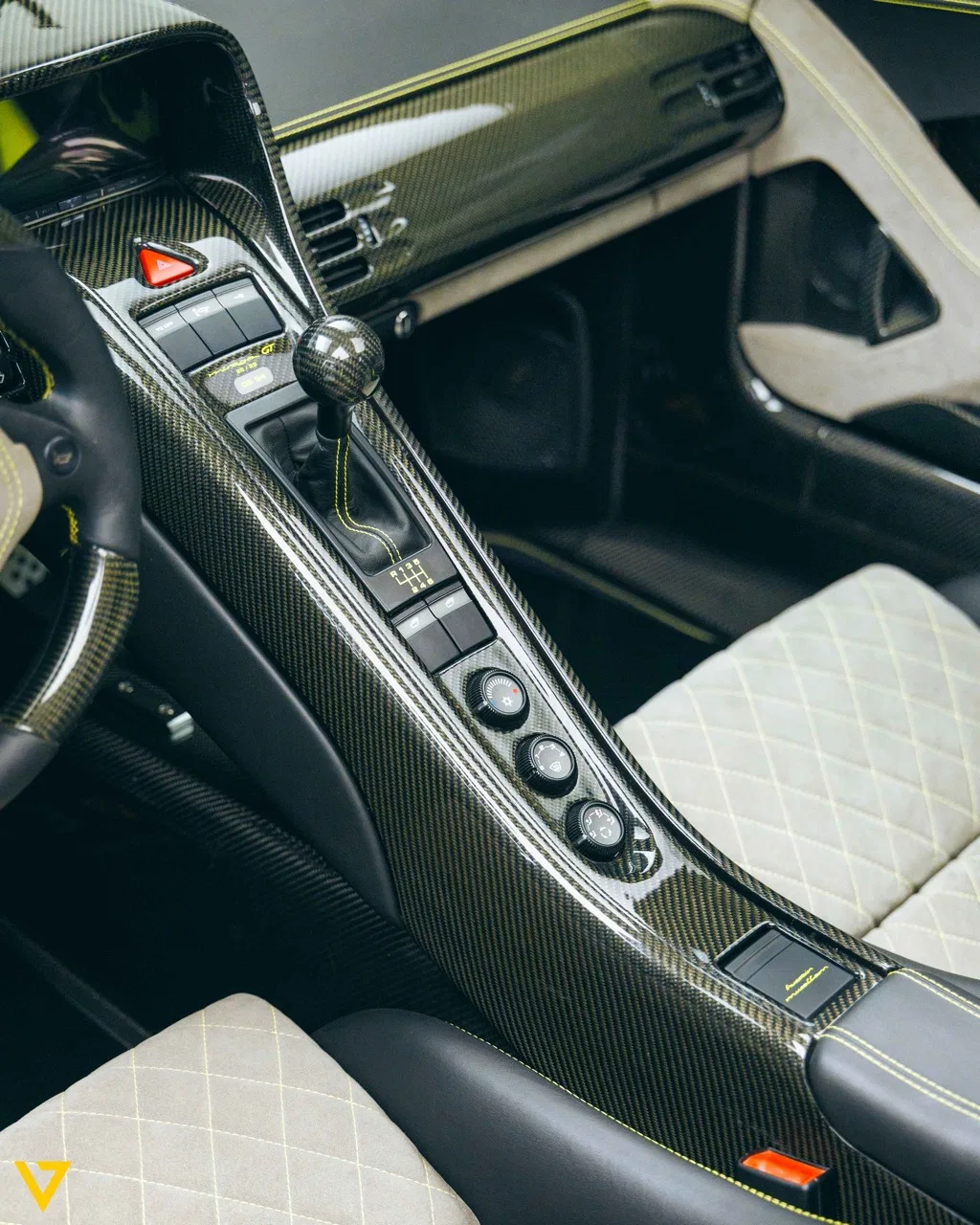 2004 Gemballa Mirage GT interior, center console