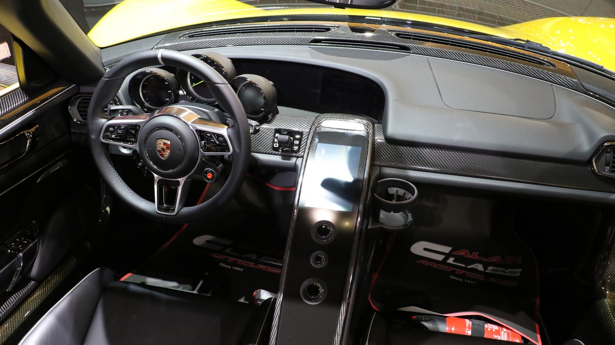 2015 Porsche 918 Spyder, 18/20