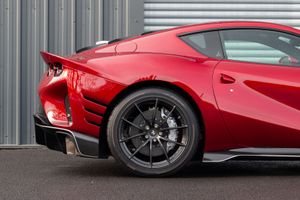 2024 Ferrari 812 Competizione, 8/14