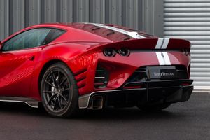 2024 Ferrari 812 Competizione, 13/14