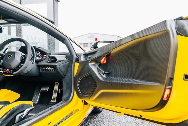 2022 Lamborghini Huracán STO interior, door panel