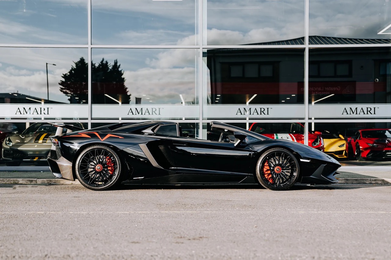 2016 Lamborghini Aventador SV Roadster, 3/43