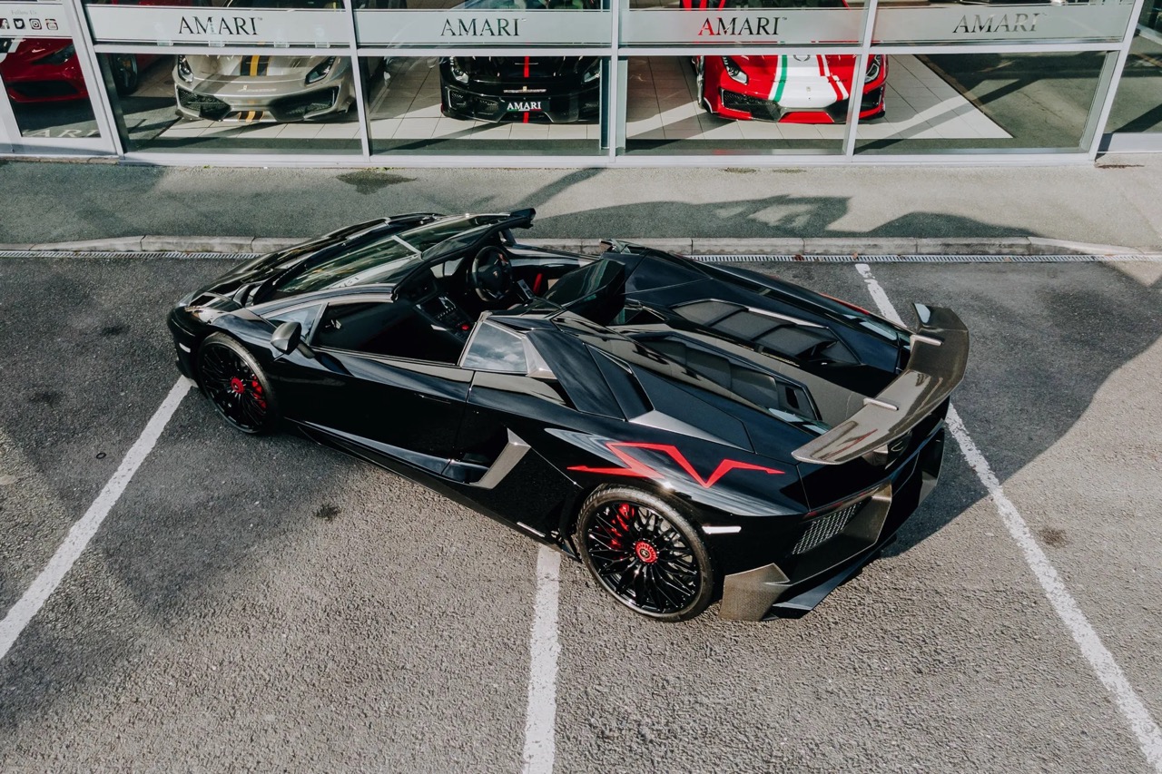 2016 Lamborghini Aventador SV Roadster, 10/43
