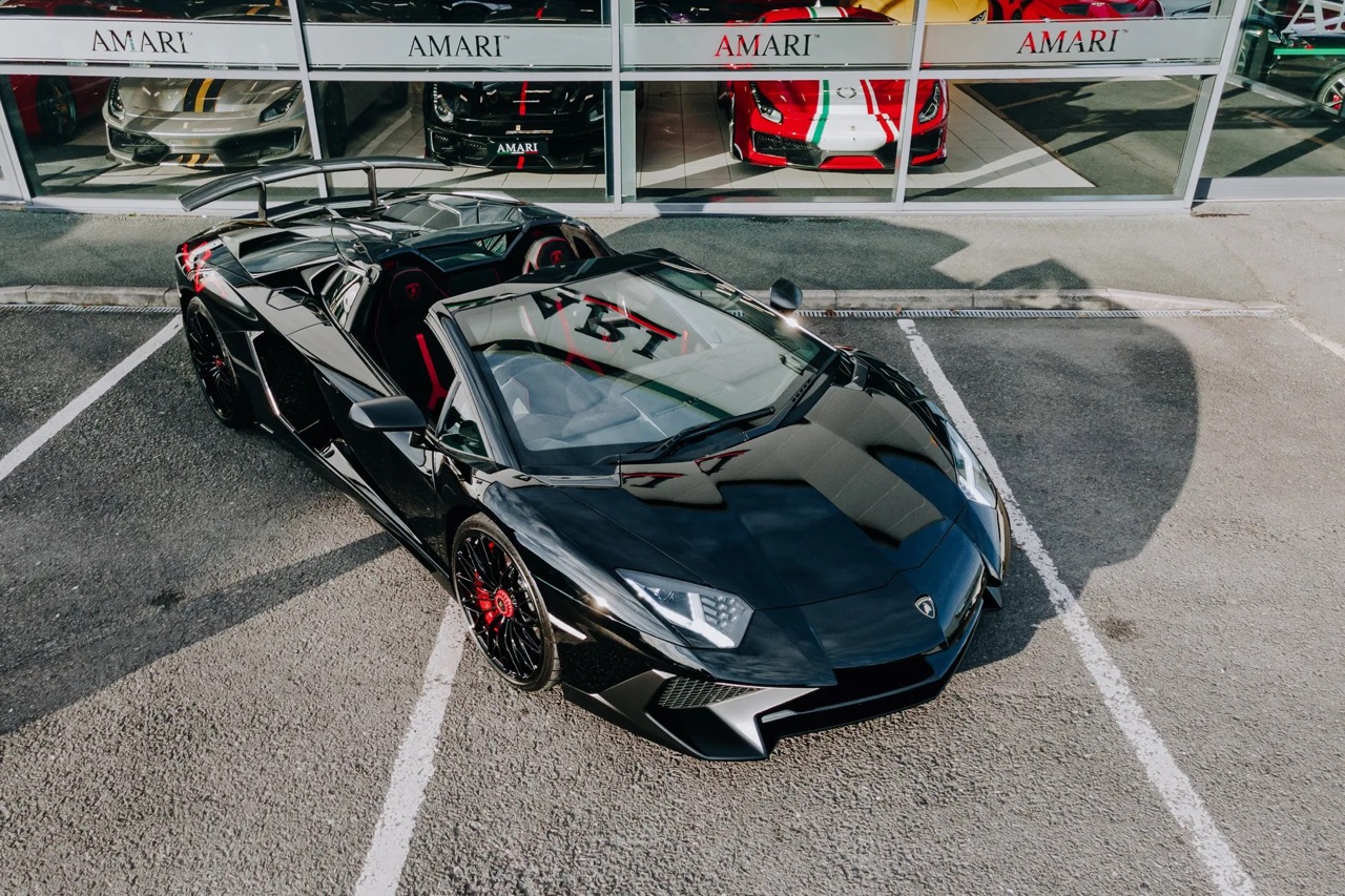2016 Lamborghini Aventador SV Roadster, 13/43